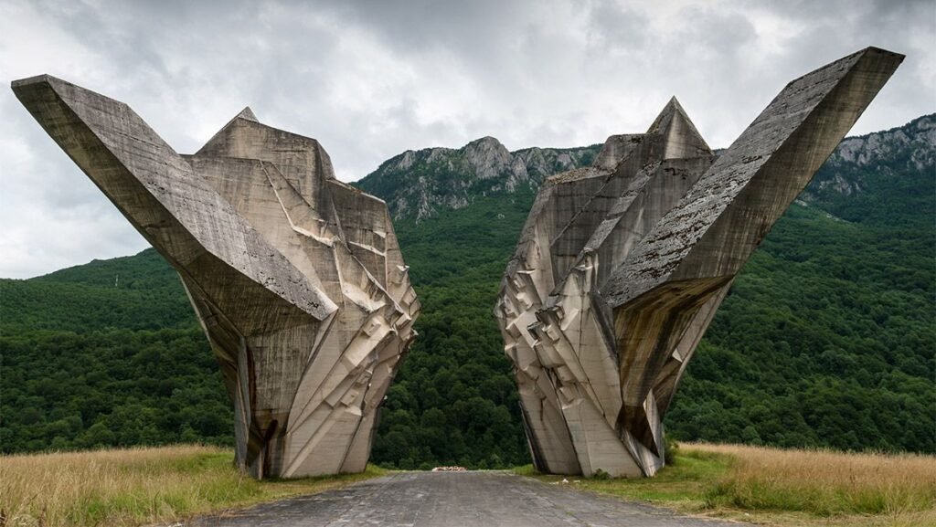 Monument in memory of Sutjeska battle