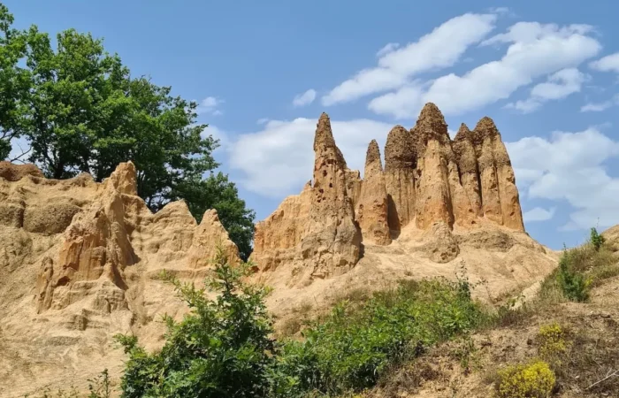 sand pyramids Foča